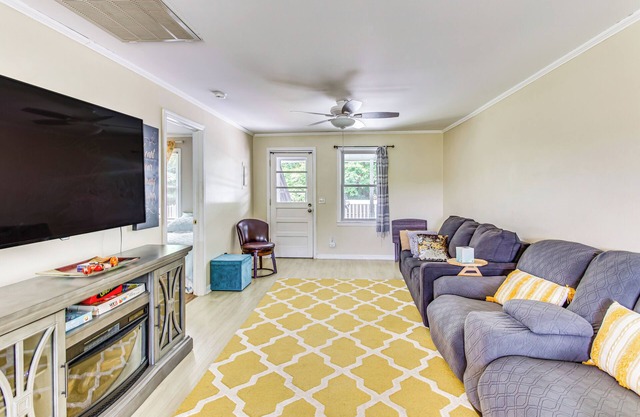 Charming Shallotte Home ~ 4 Mi to Ocean Isle Beach