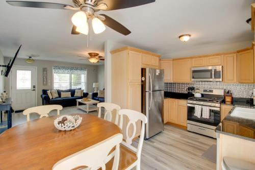 Charming Somers Point House with Private Pool!