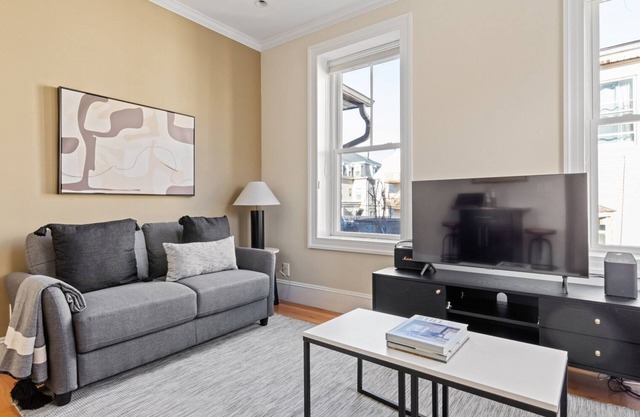 Charming Somerville 1BR nr Sullivans Square T, by Blueground