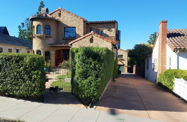 Charming Spanish/Mediterranean Casita