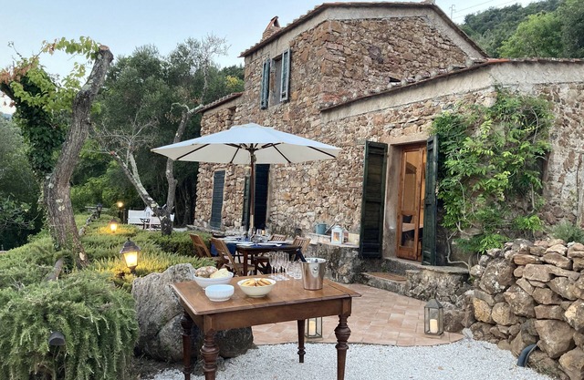Charming stone farmhouse 1.5 km from the sea