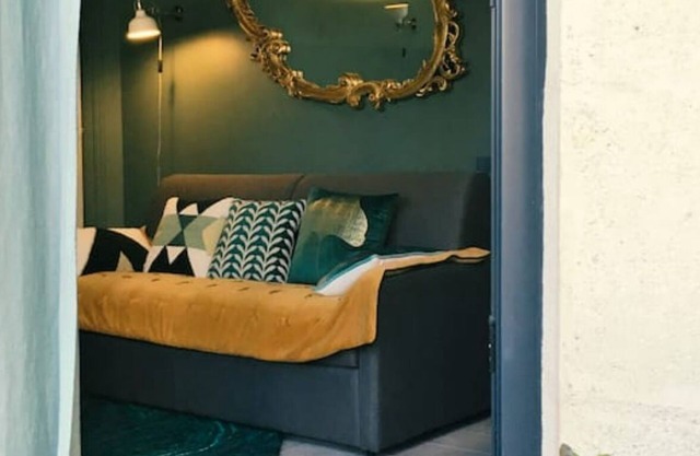 CHARMING STUDIO IN BORDEAUX ST AUGUSTIN