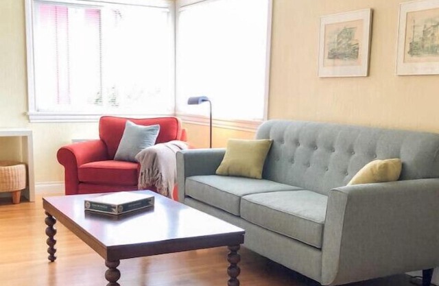 Charming Sunny Private House near the watern