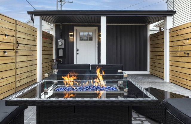 Charming tiny home in delightful Beacon, 2 blocks from main st. Private patio