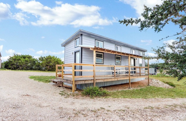 Charming Tiny Home Near Lake & Hill Country Fun