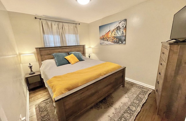 Charming, Trussville 4 Bedroom~ Peaceful Home!~Bham~Pet Friendly~UAB~barbers