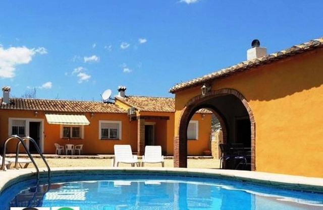 Charming Villa in Jalon. Private pool. Wifi Costa Blanca