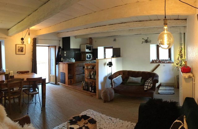 charming village house, Barcelonette center 6 to 8 people