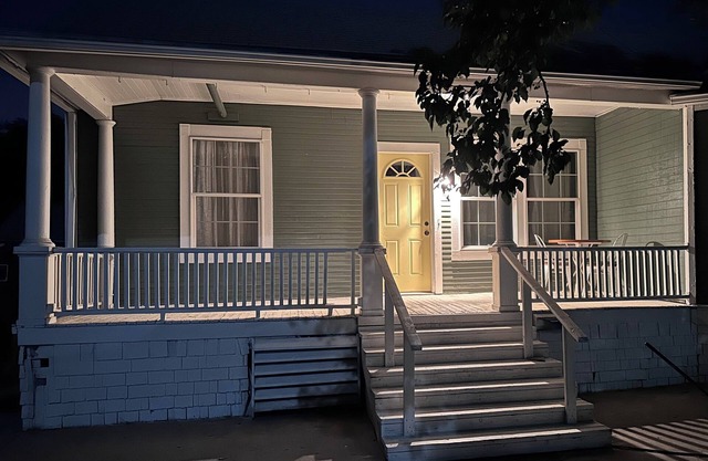 Charming Vintage 1-bedroom apartment with WiFi, AC in lovely Porterville