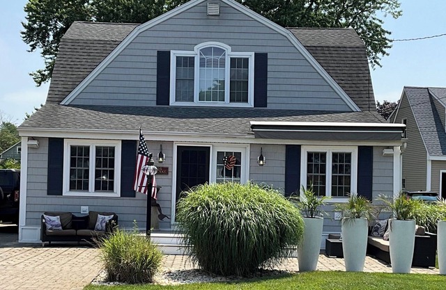 Charming year-round beach home in Indian Town, Old Saybrook