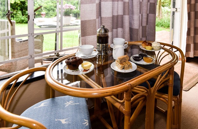 Charming Yellowwood Cottage for 2 People in Spacious Garden!