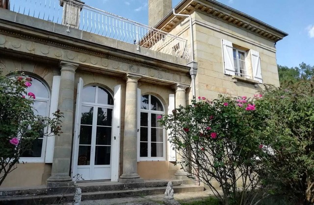 Chateau de la Mothe with tennis court and park all for you