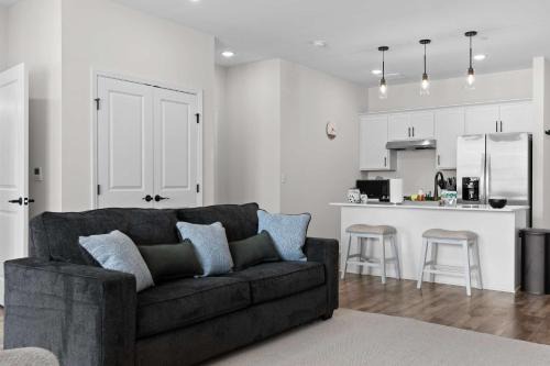 Chattanooga Getaway-Sleek 2BR at the Poplin