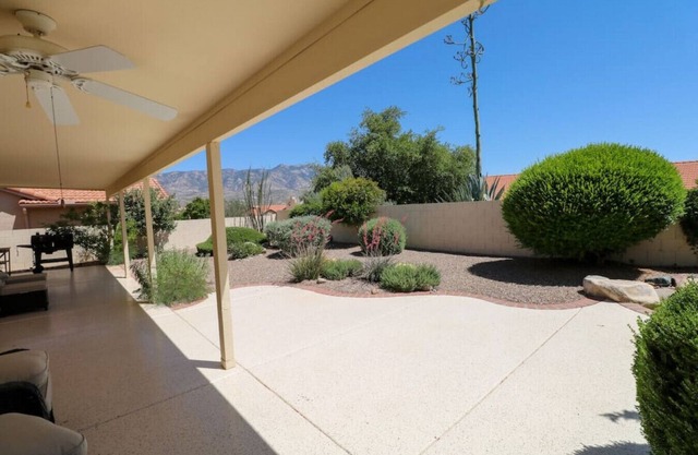 Cheerful 2 Bedroom, Stunning Mountain Views 55+