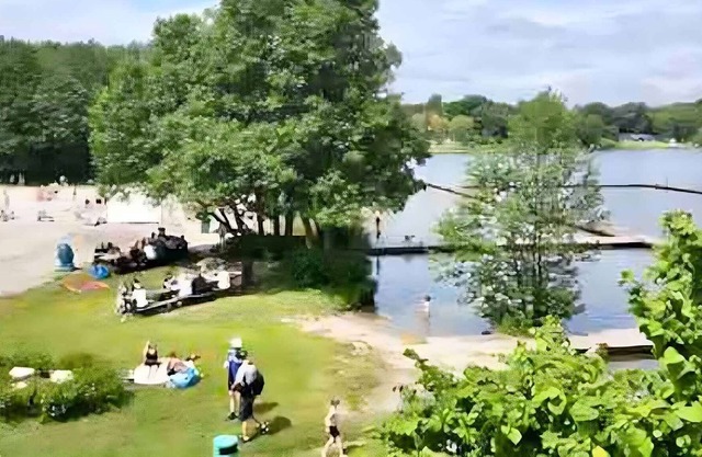 Cheerful 3-bedroom home, close to lakes