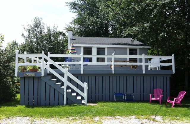 Cheerful & Affordable 2 BR Cottage - available as off-season rental