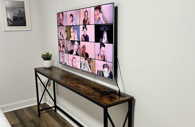 Cheerful and Modern