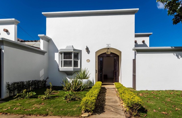 Cheerful family friendly home in gated community.