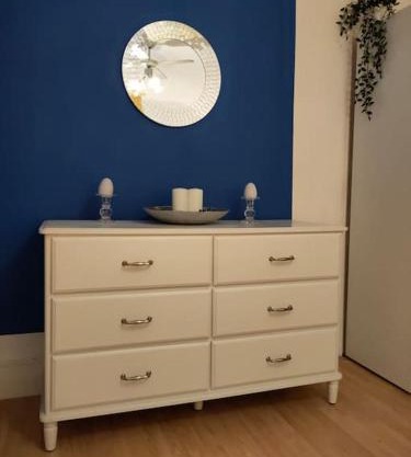 Cheerful Gem of Barking & Dagenham 3 Bedroom House Entire Property