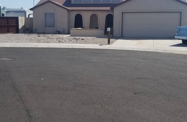 Cheerful two bedroom Home near Superbowl Stadium 1¼ miles