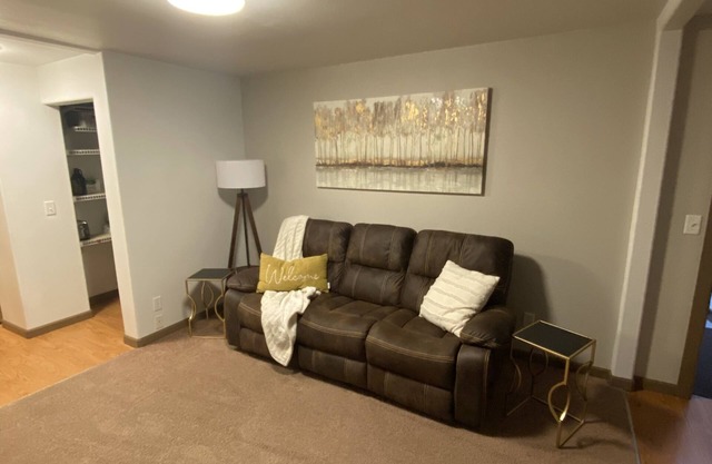 Chehalis upstairs 2 bd 2 bath apartment