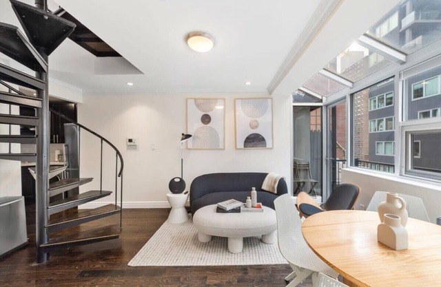 Chelsea Vista II by Rove Travel 2BR PH with Rooftop