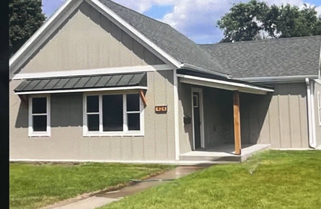 Cherry Street Cottage is a nice 2-bedroom house in Valentine that has it all.