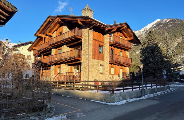 Cherry Tree House. Cozy and modern, nestled in the tranquility of the Alps