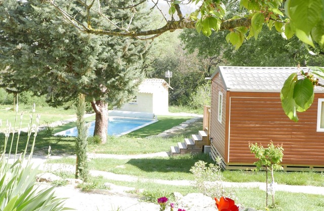 Chez Gabriel et Julie - 3 bedroom bungalows with swimming pool