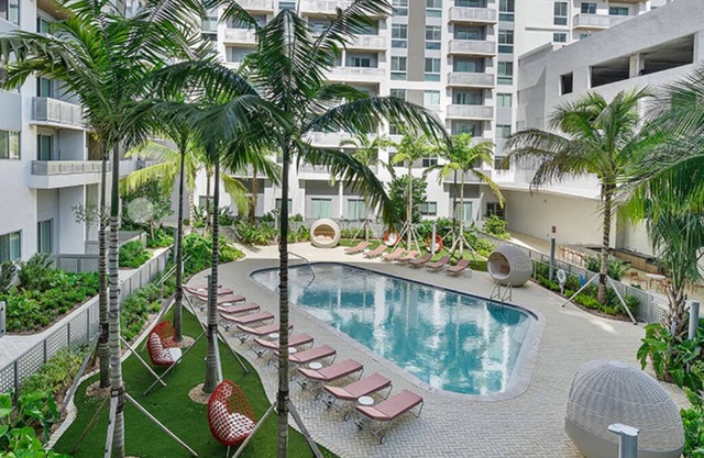 Chic 1-bedroom apartment with WiFi, AC in vibrant Miami
