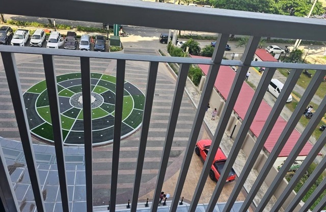 Chic 1-bedroom condo in brilliant Dasmariñas with fitness room, WiFi