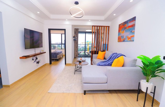 Chic 1BR in Marina bay Westlands with city views, rooftop pool and gym