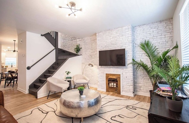 Chic 2BR Luxury Urban Retreat