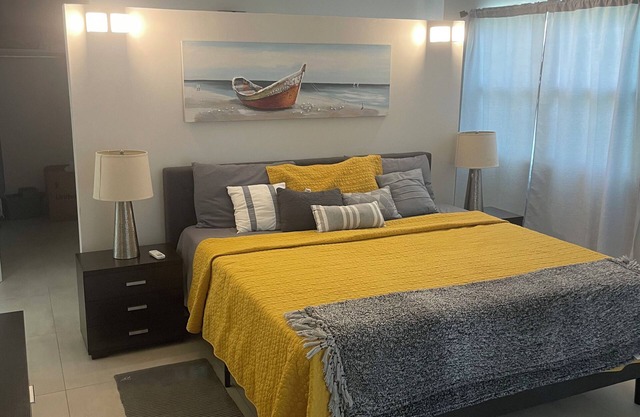 Chic Beachside Escape in Marina Bay – Just a few steps away from Sand & Sun!