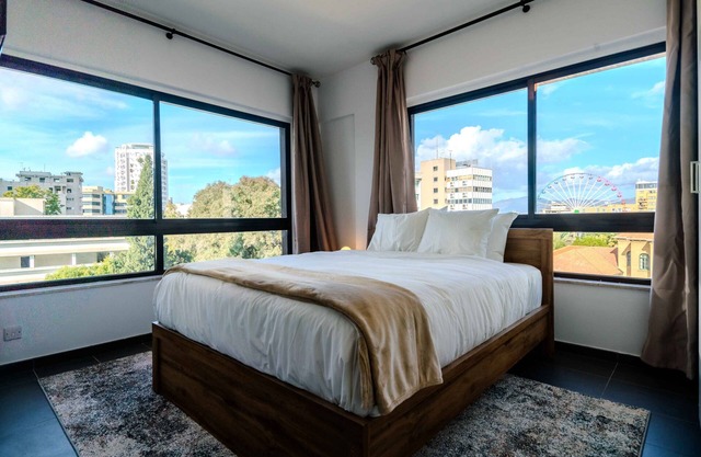 Chic City Center Stay With Stunning View