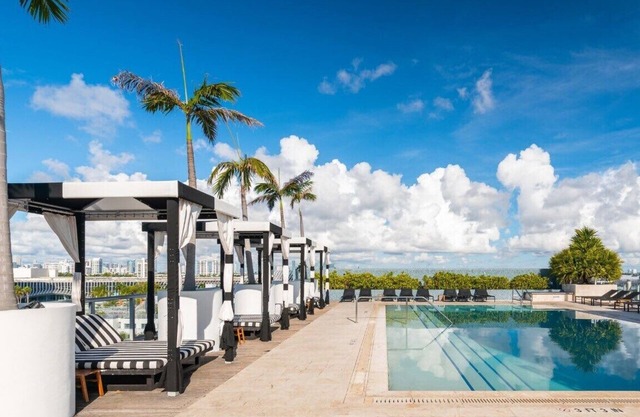 Chic Condo | Oceanview | Pool & Beach Access | Gym