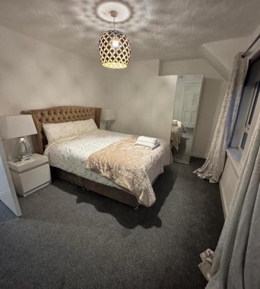 Chic & Cozy 2BR Semi-Detached