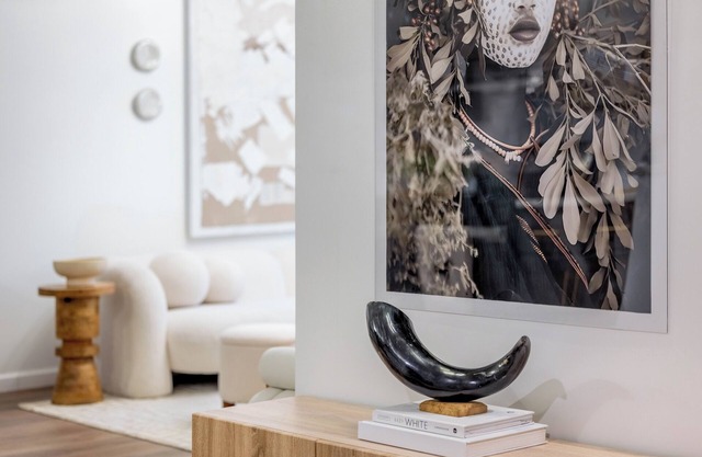 Chic Designer Apt for 6, City Skyline Views, near Times Square!