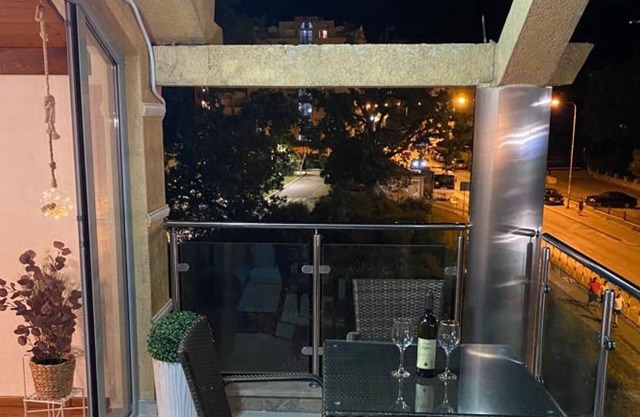 Chic Flat w Balcony 10 min to Beach Greco in Budva