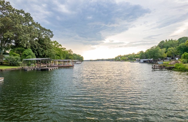 Chic Lakefront Retreat: The Art House W/Private Dock, Outdoor Dining, Large Backyard, Deck & BBQ