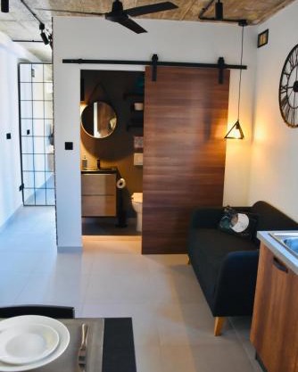 Chic Penthouse industrial-style