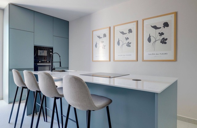Chic Penthouse Steps from the Promenade
