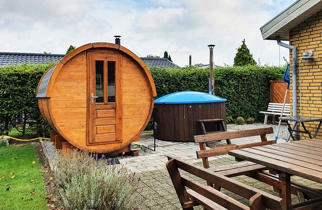 Chic stone holiday home for 6 people, 3 bedrooms, 1 bathroom