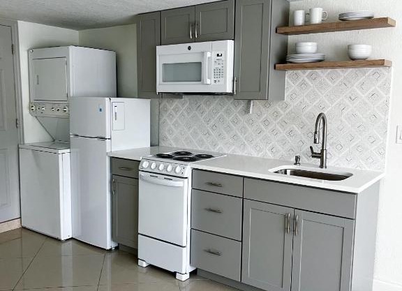 Chic suite by the Beach