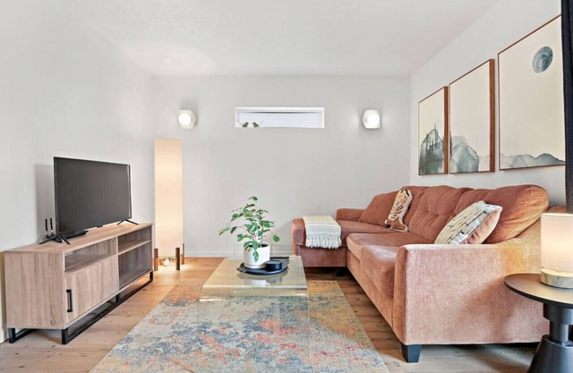 Chic Townhouse in Northtown