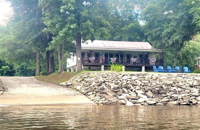 Chillin' on the Edisto River