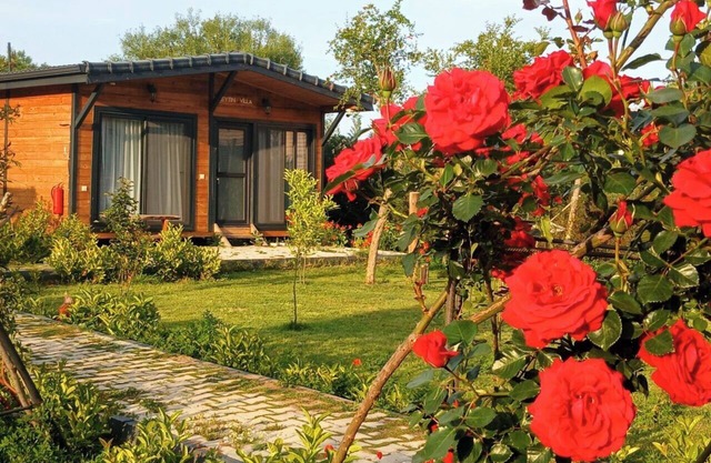 Chirali Eco Villa - family apart hotel