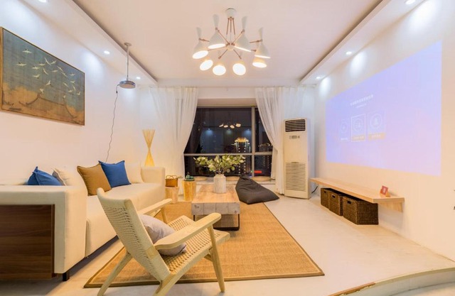 Chongqing Yuzhong·JieFangbei· Locals Apartment 00132880