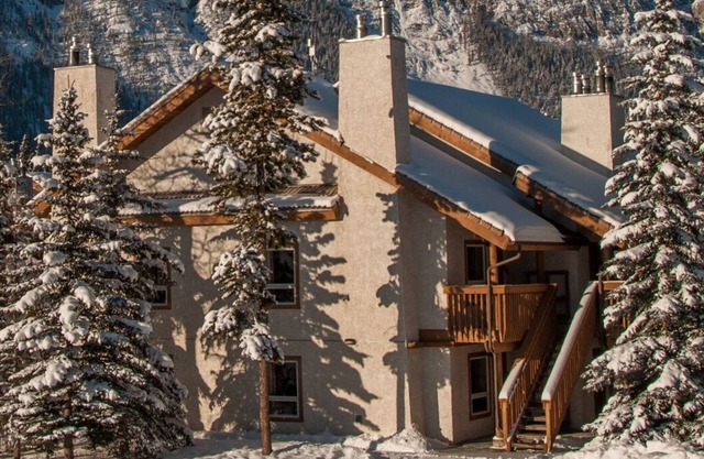 Christmas Ski in the Canadian Rockies Dec 17-24