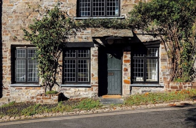 Church Cottage Stratton x4 per wk
